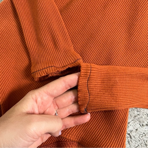 Lulu’s | Ribbed Turtle Neck Thong Bodysuit - Picture 4 of 5